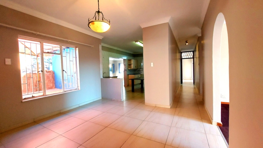 6 Bedroom Property for Sale in Ifafi North West